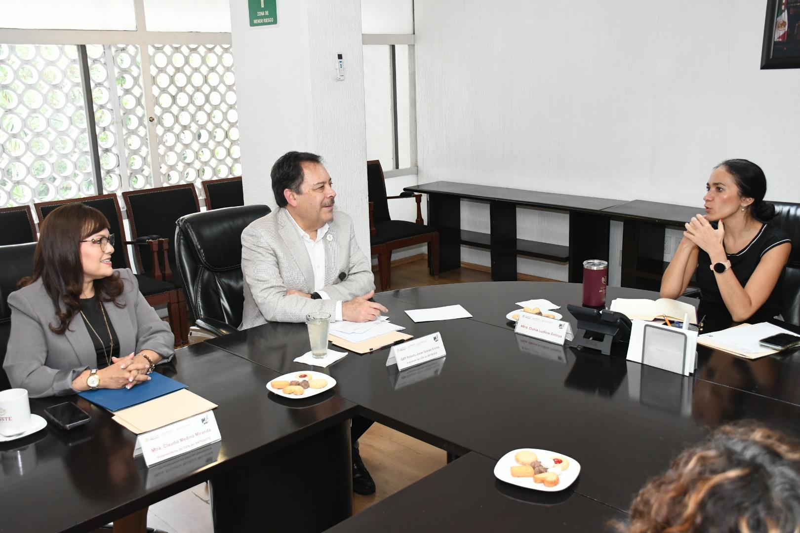 Reunión de trabajo con la Mtra. Dunia Ludlow Deloya, Directora de SUPERISSSTE